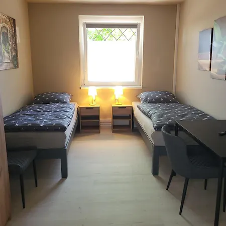 Hostel Hk-vermietung - Dezent, Ordentlich Und Preiswert Mit Allem, Was Es Wirklich Braucht
